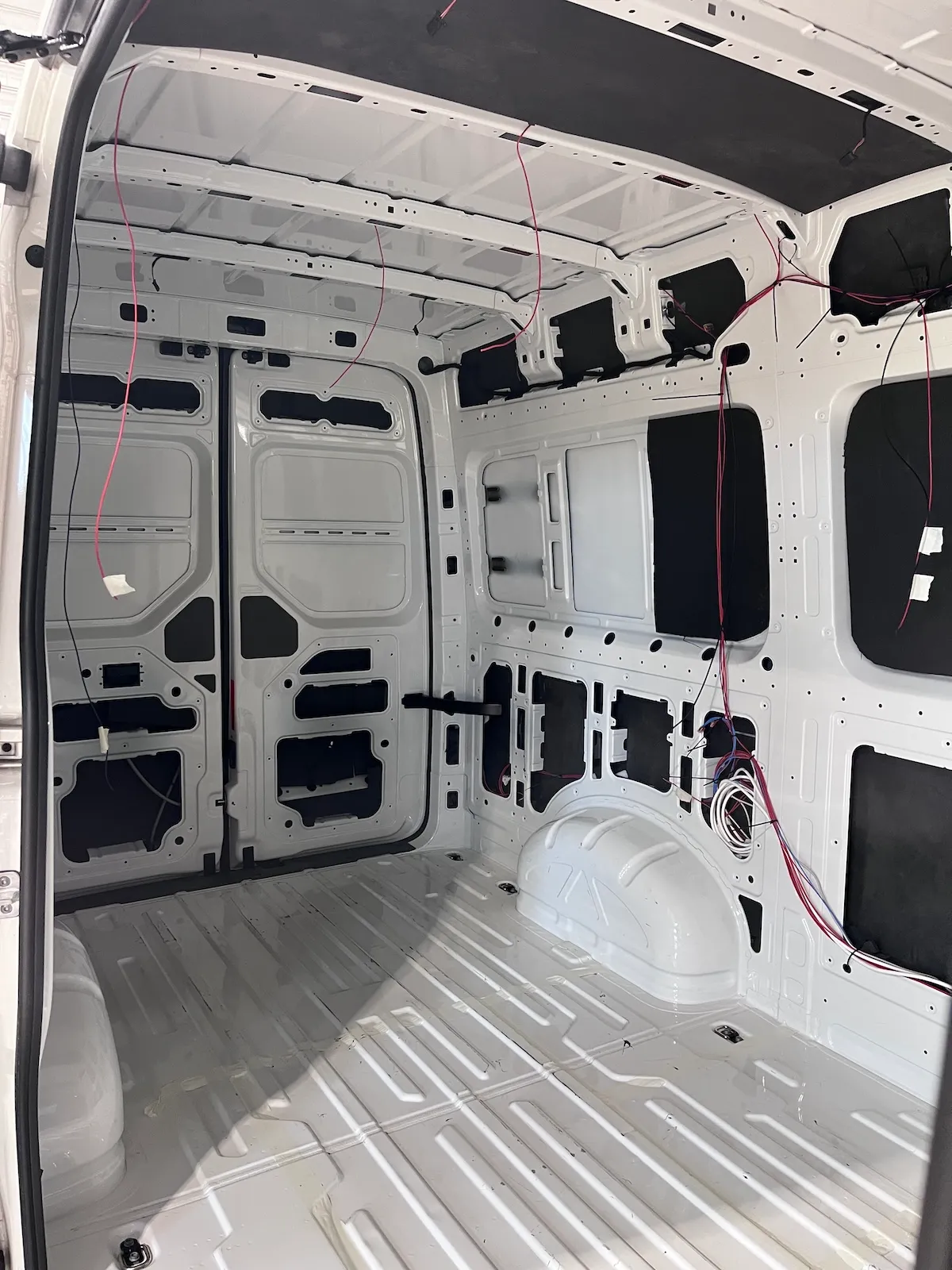 location-fourgon-amenage_4_11zon