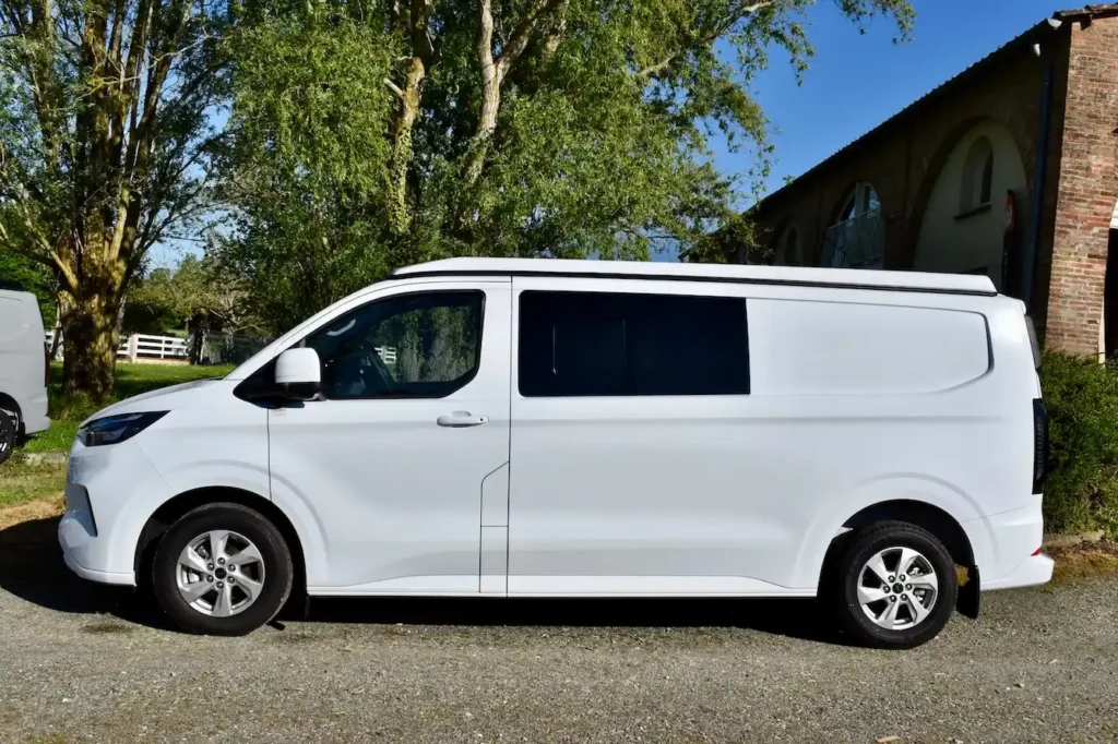van-ford-transit-custom-l2-toit-relevable-vue-exterieure_1_11zon