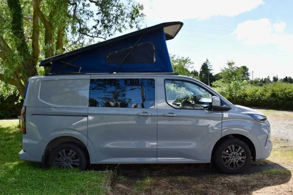 Toit-relevable-Ford-Transit-Custom_11zon